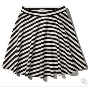 ABERCROMBIE & FITCH | Black and White Striped Skater Skirt XS